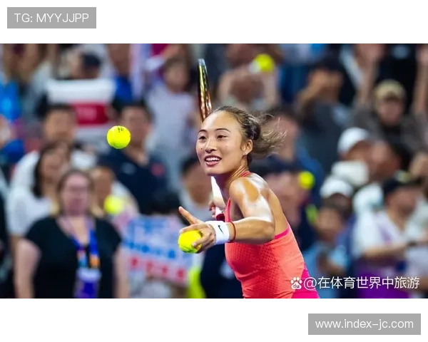 中网观众席现宠物猫助威,郑钦文比赛引热议 中网观众席现宠物猫助威,郑钦文比赛引热议