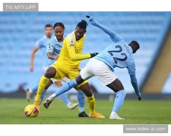 五强争冠格局下,伤病与磨合成最大变数。 五强争冠格局下,伤病与磨合成最大变数。