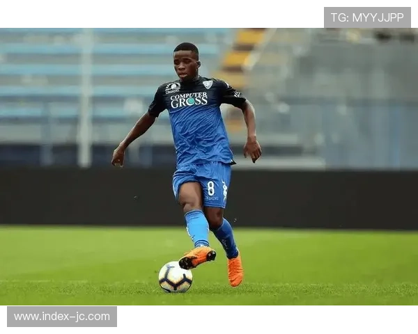 博德闪耀2分钟连入两球，曼城半场0-2落后陷被动